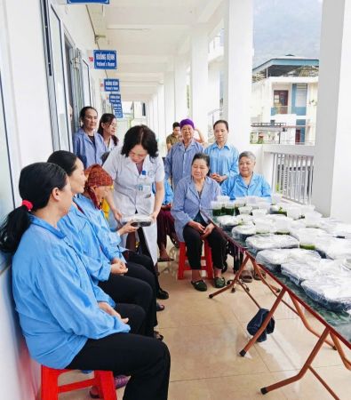 Hoạt động ý nghĩa hưởng ứng Ngày Quốc tế Hạnh phúc và Ngày Công tác xã hội Việt Nam tại Bệnh viện Phục hồi chức năng Hà Giang